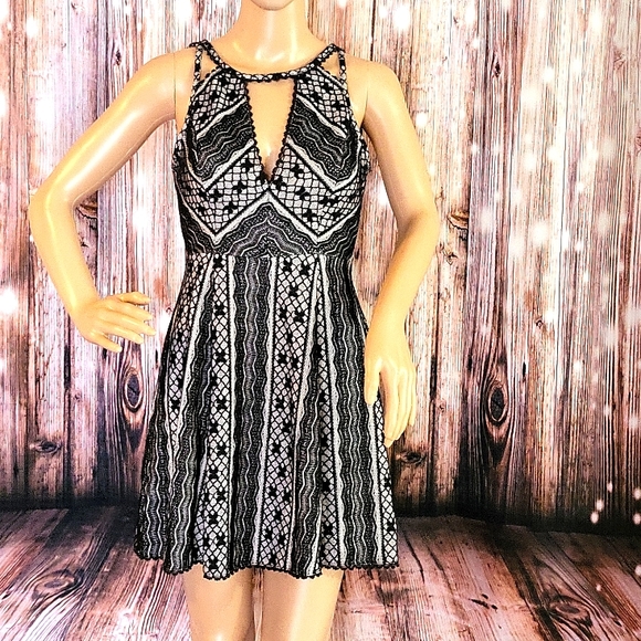 NWOT Free People Women's Black Lace Cocktail Dress Size 0 - Picture 3 of 10